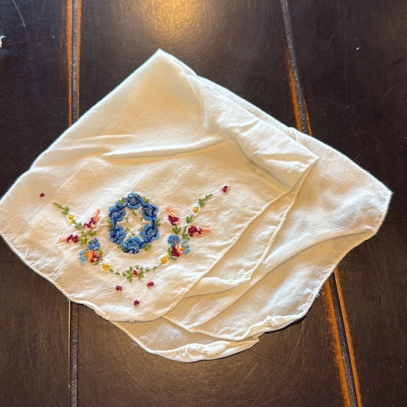 Set of six vintage handkerchiefs - Picture 5 of 7
